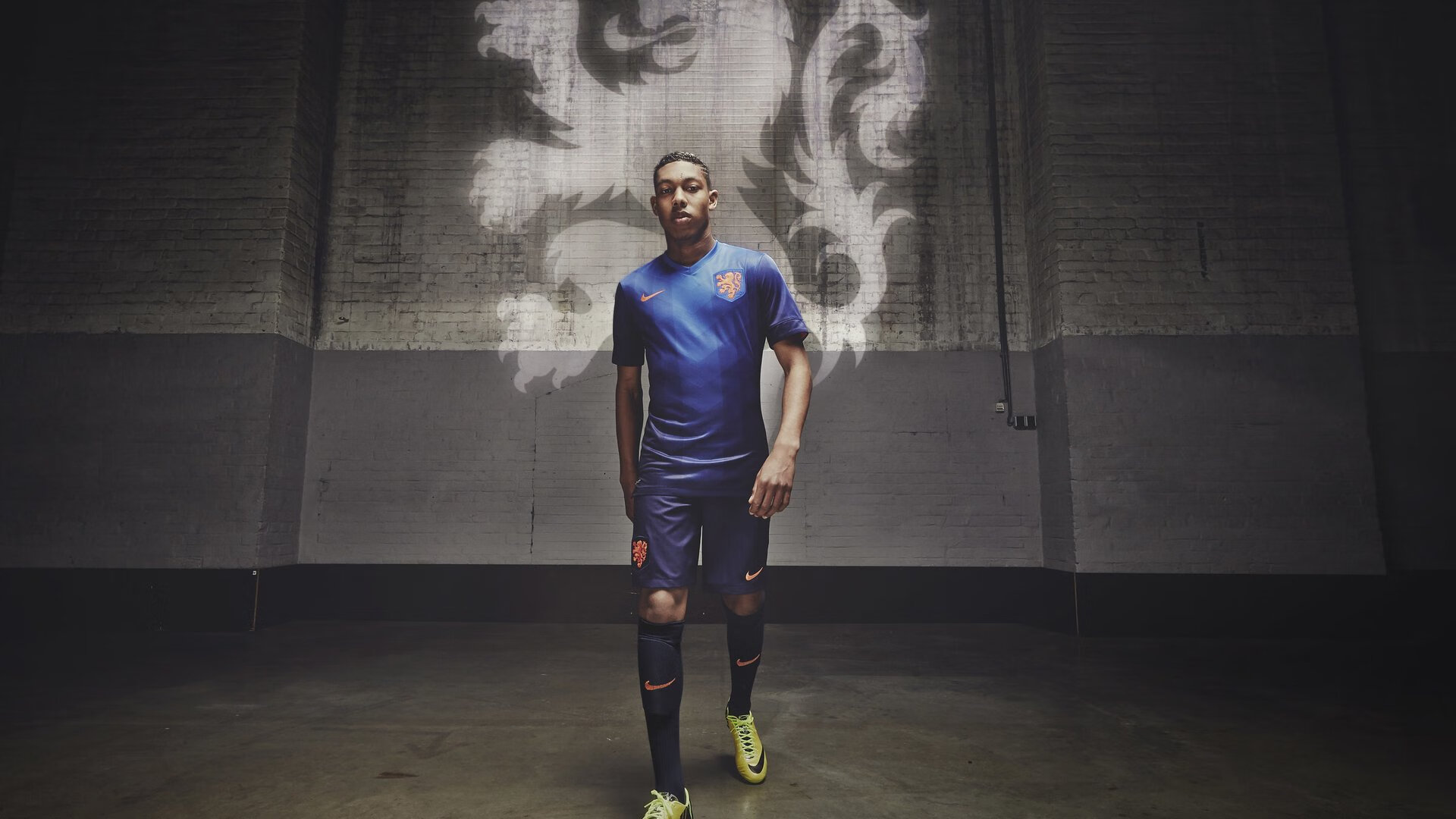 爱游戏体育app-中超老将创神迹：170+进球记录可望永破，中超最老球员